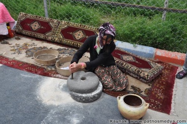 DOĞANSU KIZ YİBO&#039;dan Yöresel yemekler ve Eşyalar Festivali